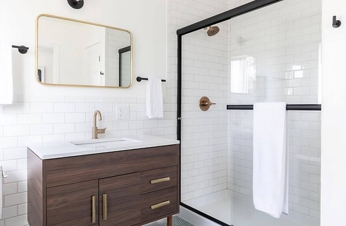 Piedmont Avenue Hotel | Perfect Family Vacation Starts Here! Close to the Oakland Museum of California!