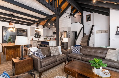 Fox Farm Ski Chalet | Perfect Mountain Modern Chalet-5 min to the slopes