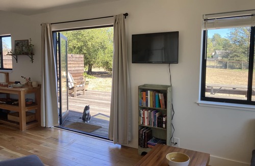 Windsor Apartment | Perfect romantic getaway for two! Private retreat in the countryside.