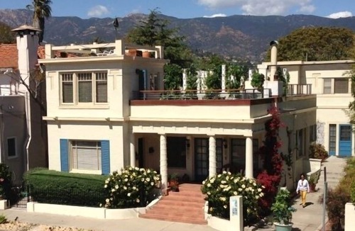 West Beach House | Perfect West Beach Location! 2 Level 1BR/1Ba. Walk everywhere! Rooftop Garden!