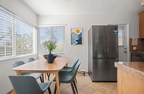 Ocean Beach House | Pet Friendly 2 Bedroom with Hot Tub in Ocean Beach
