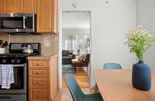 Ocean Beach House | Pet Friendly 2 Bedroom with Hot Tub in Ocean Beach