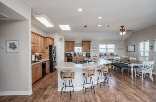 Jamaica Beach House | Pet friendly canal retreat