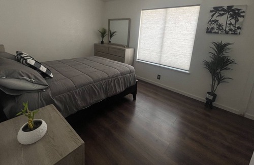 Hesperia House | Pet Friendly Home perfect for traveling Nurses. Located near several Hospitals