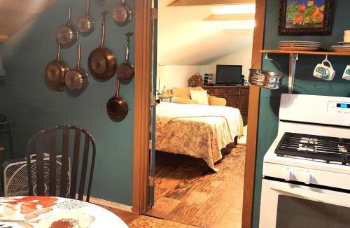 Rainbow CDP Other | Pet Friendly Impressive Safari Tent with Hot-tub in Rainbow, California