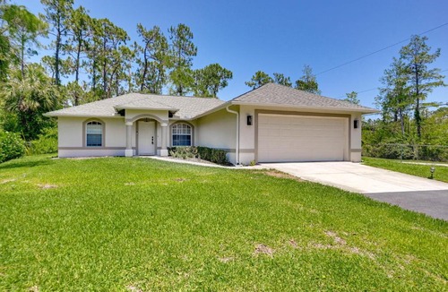 Rural Estates House | Pet-Friendly Naples Vacation Rental w/Fire Pit!
