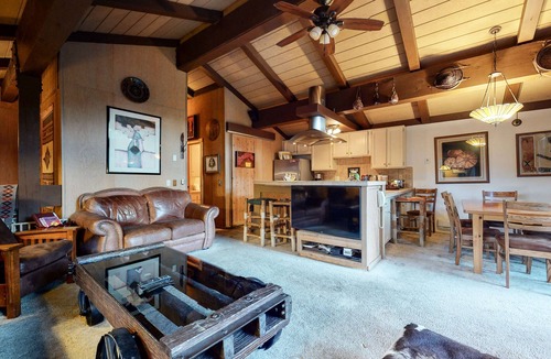 Mammoth Lakes Condo | Pet-Friendly Rustic, Gas Grill, Quiet Location, Pool & Tennis Courts On-site