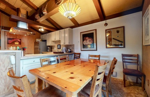 Mammoth Lakes Condo | Pet-Friendly Rustic, Gas Grill, Quiet Location, Pool & Tennis Courts On-site