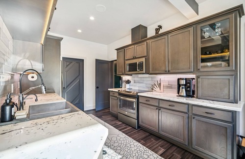 Monte Rio House | Pet’s FREE! Modern luxury steps from Russian River by RedAwning
