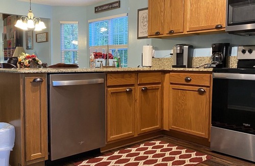 Pigeon Forge House | Pigeon River Cottage, river front, newly remodeled, 1 mile from Parkway.