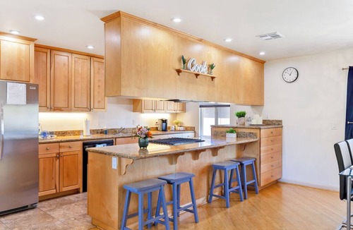 Point Loma Heights House | Point Loma 3 bedroom/2bath. Unit B upstairs.