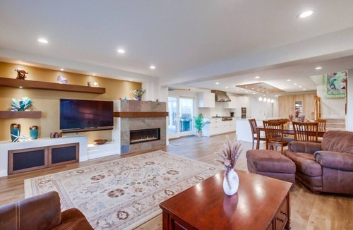 Sunset Cliffs House | Point Loma Serenity -6BR/4BA w/Panoramic Views