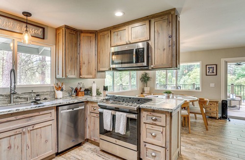 Douglas City House | Pool & Dual Decks! Modern Trinity River Retreat