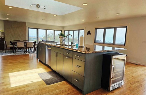 Aptos House | Pool Sea and Sunshine