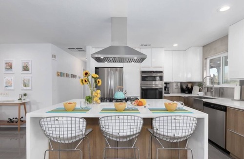 Desert Park Estates House | Pop Art Oasis in Palm Springs