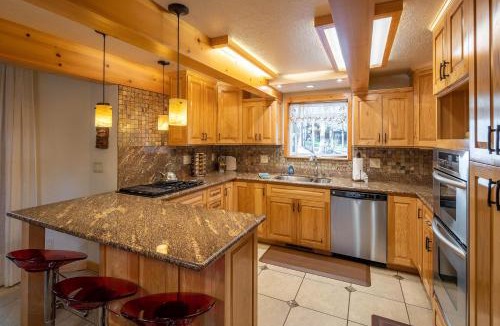 Tahoe Pines House | Poplar Place By Hauserman Rentals