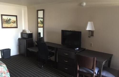 Lone Pine Hotel | Portal Motel