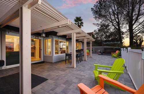 Poway House | Poway Retreat | Hot Tub, Big Back Deck & Games!