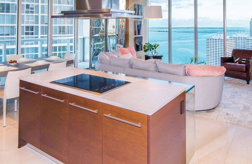 Downtown Miami Apartment | Prime Brickell Suite | Walk to City Center