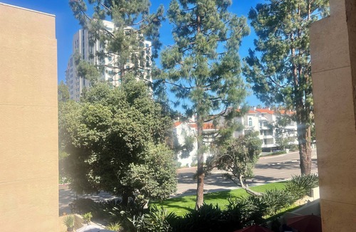 University City Condo | Prime location, 5 minutes to the Beach, UCSD, Hospitals, UTC Mall