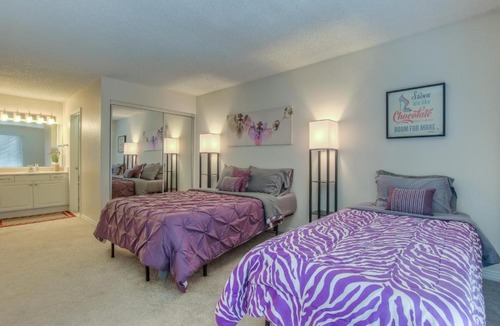 Marina Peninsula Apartment | Prime Marina Del Rey ❤ 1Br, 1Den, 3Beds