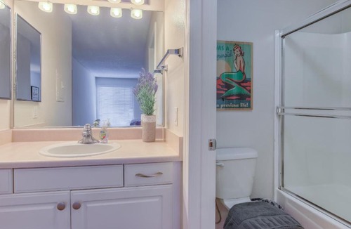 Marina Peninsula Apartment | Prime Marina Del Rey ❤ 1Br, 1Den, 3Beds