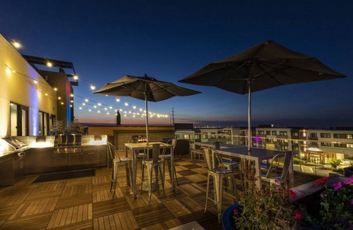 Menlo Park Condo | Prime Menlo Park Location: 2BR Condo with Spectacular Amenities