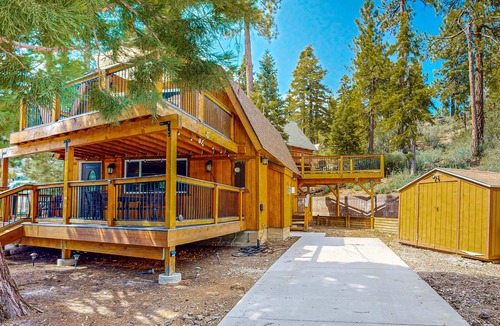Upper Moonridge Cabin | Primrose Cabin #709