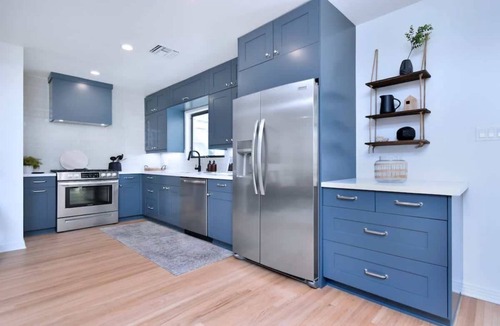 Valley Glen House | Private Backyard Retreat · 3BR Near Universal