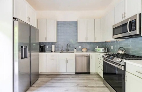 East San Roque House | Private Guest House - Central Location - Dog Friendly - Full Kitchen