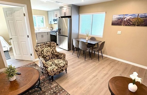 Winnetka House | Private Guest House in Winnetka - 2bd/1ba Private Entrance and Yard Area