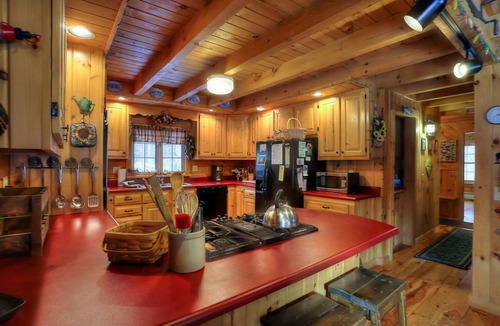 Rangeley Plantation House | Private Rangeley Log Cabin | ATV & Snowmobile Access | Dog Friendly