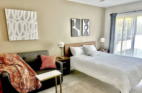 Palm Springs Resort | Private room ∙ 1 guest