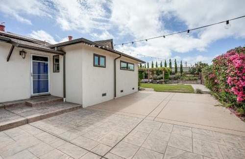 Hayward House | Private Zen Garden and Fireplace Chic Hayward Oasis