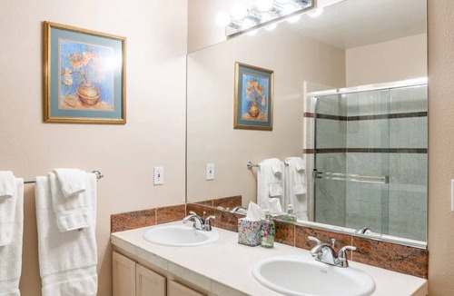 San Tomas Apartment | "Queens Palace" Studio Apt Business Ready - San Jose