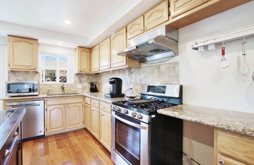 Cambrian Community House | Quiet Cambrian 2BR: Kitchen, Washer+Dryer, Parking, AC near Good Sam Hospital