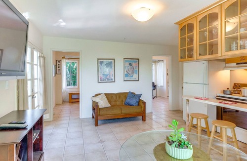 Bel Air Apartment | Quiet LA Retreat with Pool and Patio