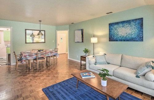 Arden-Arcade House | Quiet Whimsical Mid-Century House in Central Sacramento Close to Everything!