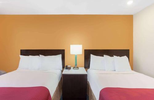 Clarkdale Hotel | Ramada by Wyndham Culver City