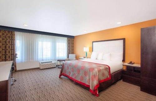 Clarkdale Hotel | Ramada by Wyndham Culver City