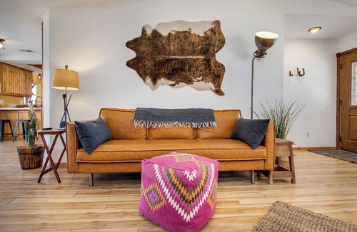 Pioneertown House | RANCHO PIONERA: 5 min stroll to Pappy’s + Pool + HotTub + Views