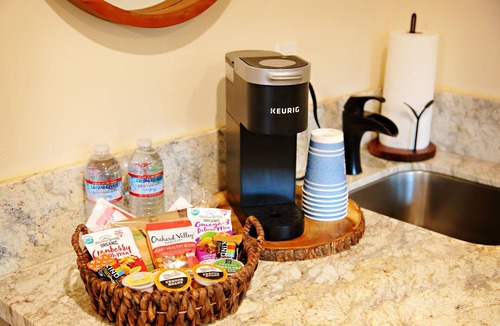 Three Rivers House | Red Mountain Suite 1 mile to Sequoia Natl Park!