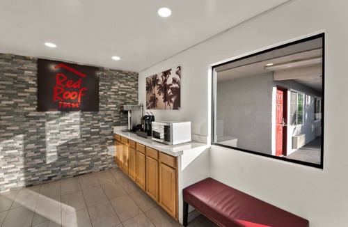 Bellflower Hotel | Red Roof Inn Los Angeles – Bellflower