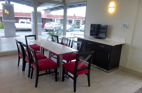 Downtown Hotel | Red Roof Inn Redding