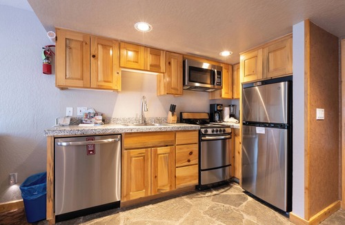 Olympic Valley Condo | Red Wolf Lodge at Olympic Valley