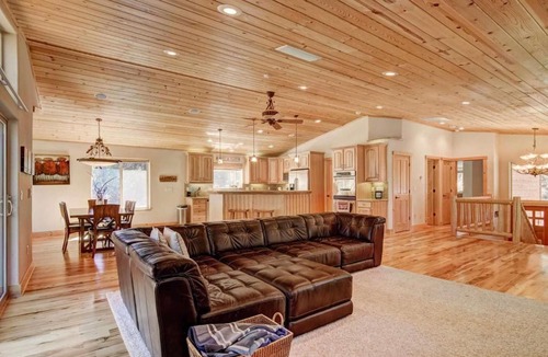 Country Club Estates House | Redwood Refuge
