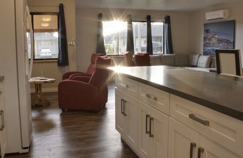 Crescent City House | Redwoods Cul-De-Sac Beach Retreat: Playground, Gazebo, Trampoline, BBQ, Firepit, Bonfire Beach!