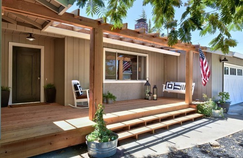 Sonoma House | Relax on hanging bed, enjoy Hot tub, fast WiFi, close to square, in the country