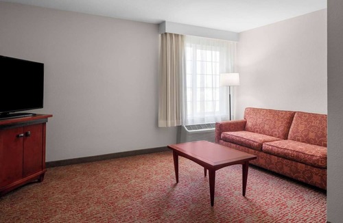 Downtown Hotel | Relax & Recharge – Fully Equipped Suites with Full Kitchen, Near Silicon Valley!