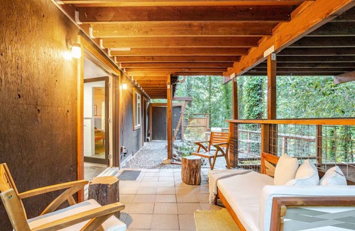 Northwood Apartment | Relaxed 1 Bedroom under the Russian River Redwoods